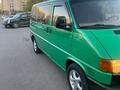 Volkswagen Transporter 1997 годаfor2 900 000 тг. в Астана