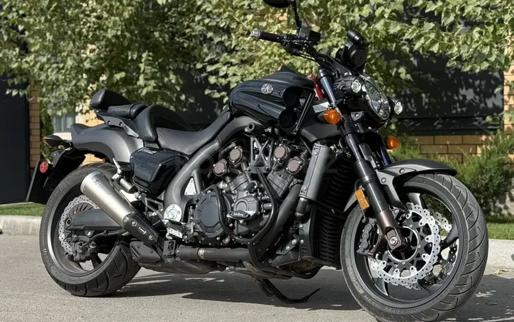 Yamaha  VMAX 1700 2014 годаүшін9 500 000 тг. в Алматы