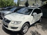 Volkswagen Touareg 2007 года за 6 500 000 тг. в Алматы