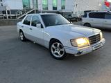 Mercedes-Benz E 200 1994 годаүшін1 800 000 тг. в Астана – фото 2