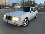 Mercedes-Benz E 200 1994 года за 2 000 000 тг. в Астана