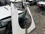 Передние крылья от Toyota Cis за 50 000 тг. в Усть-Каменогорск