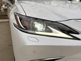 Lexus ES 250 2022 года за 22 300 000 тг. в Атырау – фото 2