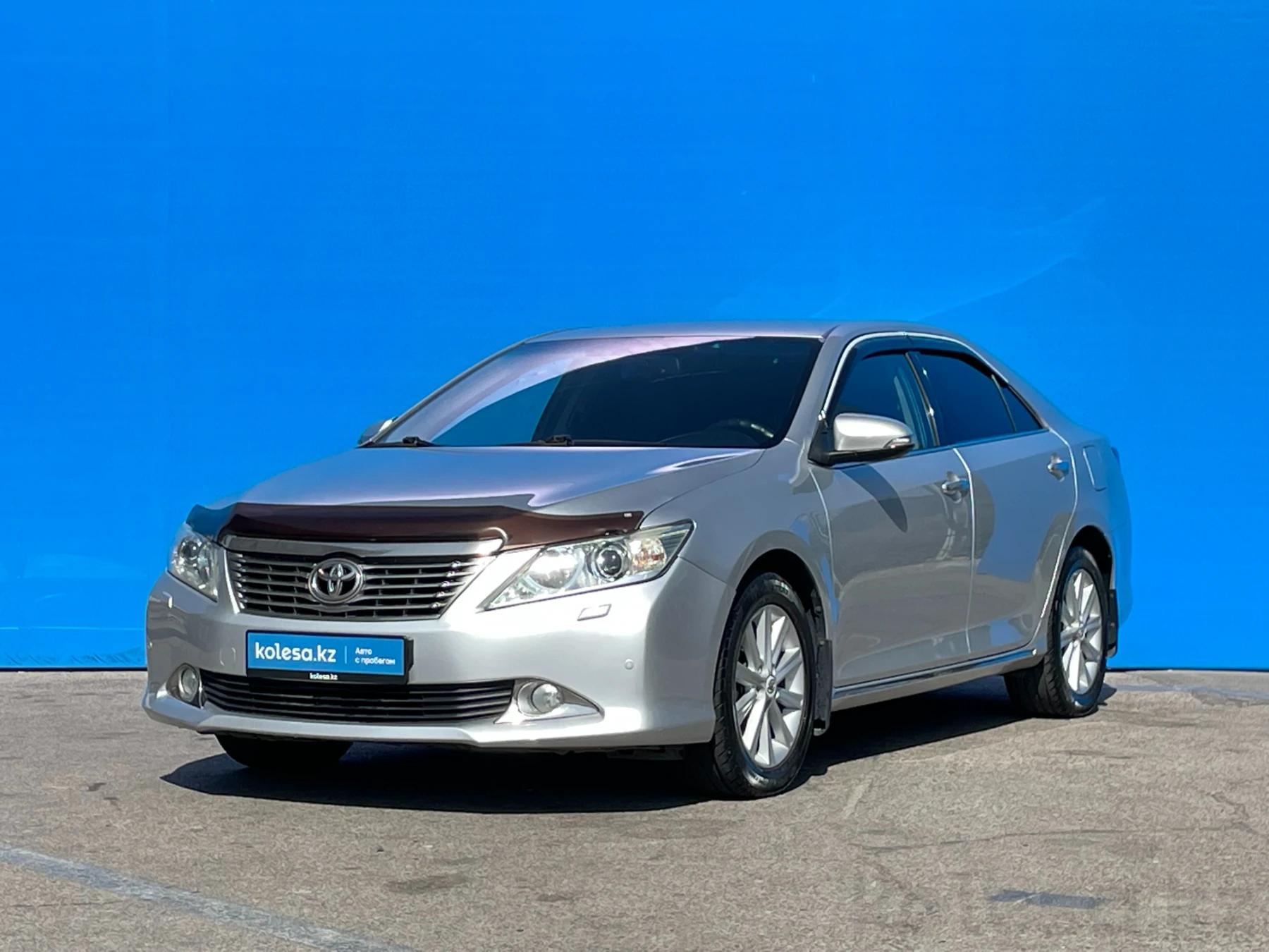 Toyota Camry 2011 г.