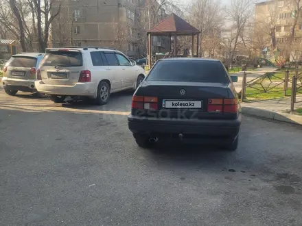 Volkswagen Vento 1993 года за 780 000 тг. в Шымкент – фото 4
