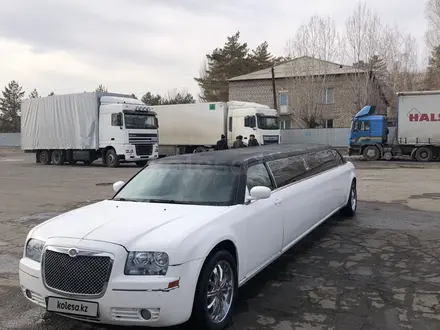 Chrysler 300C 2006 года за 2 200 000 тг. в Алматы – фото 15