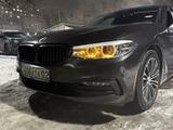 Бампера BMW G30 оригинал фары фонари зеркала жалюзи ноздри решетка за 10 000 тг. в Алматы – фото 3