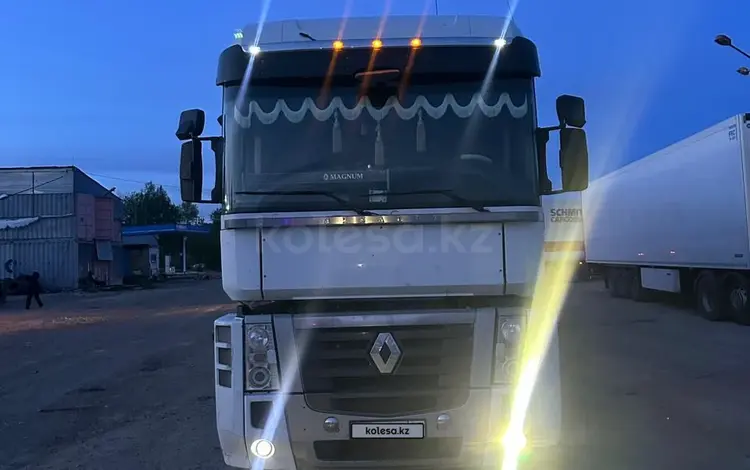 Renault  Magnum 2010 года за 24 000 000 тг. в Астана