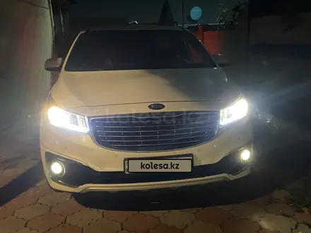 Kia Carnival 2015 года за 9 800 000 тг. в Алматы – фото 28