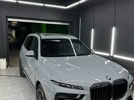 BMW X7 2023 года за 69 500 000 тг. в Астана
