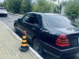 Mercedes-Benz C 180 1995 года за 900 000 тг. в Кокшетау – фото 2