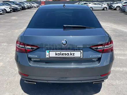 Skoda Superb 2017 года за 11 091 000 тг. в Алматы – фото 2