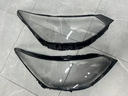Стекло фары Hyundai Sonata 2021 за 45 000 тг. в Алматы
