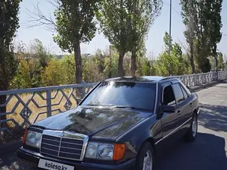 Mercedes-Benz E 230