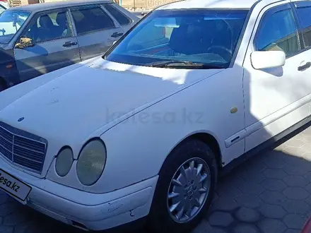 Mercedes-Benz E 230 1996 года за 1 600 000 тг. в Темиртау – фото 2