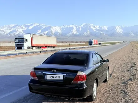 Toyota Camry 2004 года за 5 000 000 тг. в Шымкент – фото 2
