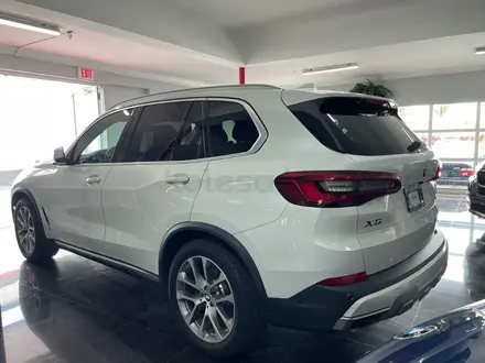 BMW X5 2018 года за 30 000 000 тг. в Астана – фото 2