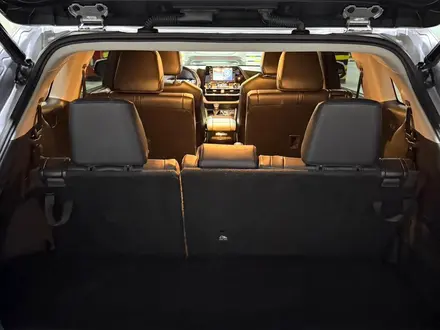 Toyota Highlander 2022 года за 19 800 000 тг. в Шымкент – фото 8