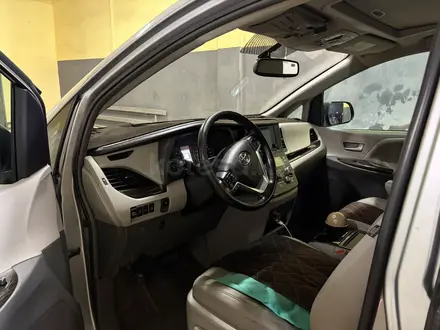 Toyota Sienna 2015 года за 12 800 000 тг. в Атырау – фото 16
