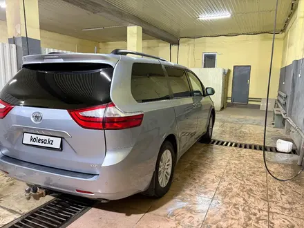 Toyota Sienna 2015 года за 12 800 000 тг. в Атырау – фото 9