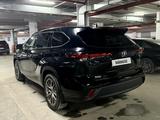 Toyota Highlander 2022 года за 24 800 000 тг. в Актау – фото 3
