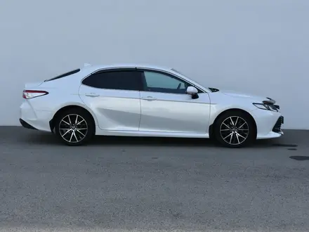 Toyota Camry 2019 года за 12 200 000 тг. в Атырау – фото 7