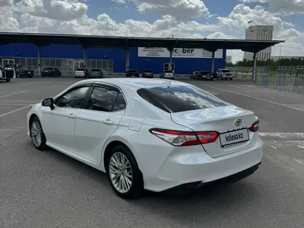 Toyota Camry 2019 года за 13 200 000 тг. в Шымкент – фото 3