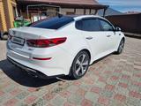 Kia Optima 2019 года за 10 000 000 тг. в Атырау – фото 4