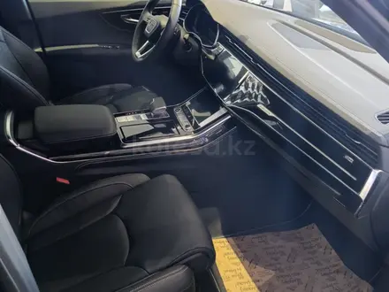 Audi Q7 55 TFSI 2024 года за 55 990 000 тг. в Костанай – фото 6