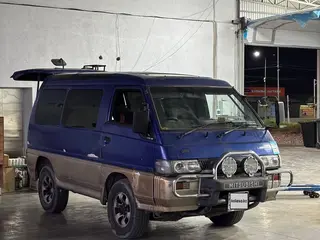 Mitsubishi Delica