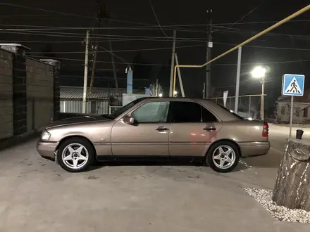 Mercedes-Benz C 200 1993 года за 1 750 000 тг. в Алматы – фото 24