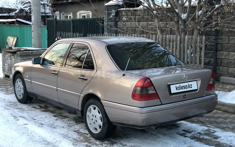 Mercedes-Benz C 200 1993 года за 1 750 000 тг. в Алматы