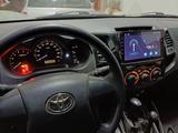 Toyota Hilux 2015 года за 11 800 000 тг. в Актобе – фото 2