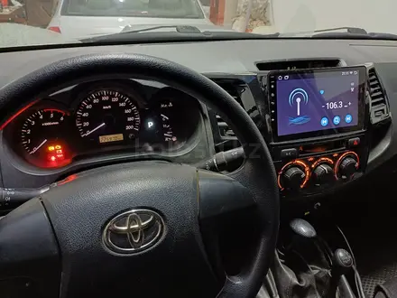 Toyota Hilux 2015 года за 12 000 000 тг. в Актобе – фото 2