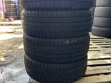 Pirelli Ice Asimmetrico 225/60R17 99Q за 90 000 тг. в Алматы