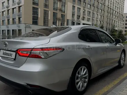 Toyota Camry 2021 года за 15 100 000 тг. в Алматы – фото 10