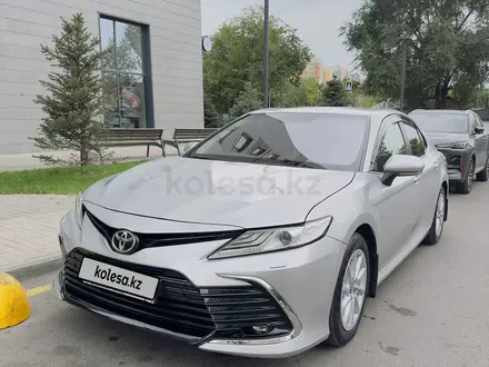 Toyota Camry 2021 года за 15 100 000 тг. в Алматы – фото 8