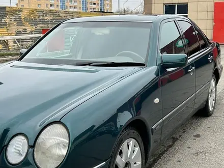 Mercedes-Benz E 280 1997 года за 3 800 000 тг. в Талдыкорган