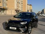 Toyota RAV4 2020 года за 18 500 000 тг. в Актау