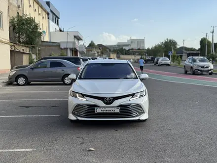 Toyota Camry 2019 года за 12 200 000 тг. в Шымкент – фото 3
