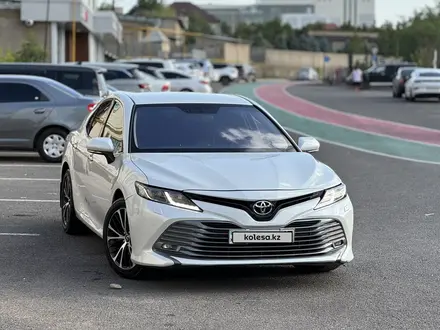 Toyota Camry 2019 года за 12 200 000 тг. в Шымкент
