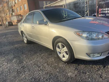 Toyota Camry 2004 года за 6 000 000 тг. в Балхаш – фото 2