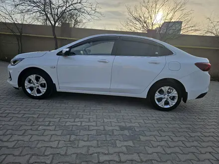 Chevrolet Onix 2023 года за 7 300 000 тг. в Актау – фото 7