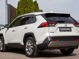 Toyota RAV4 Luxe+ 2024 годаүшін18 990 000 тг. в Алматы – фото 3