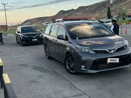 Toyota Sienna 2016 года за 7 700 000 тг. в Атырау