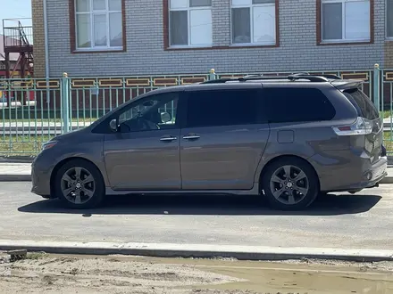 Toyota Sienna 2016 года за 7 700 000 тг. в Атырау – фото 8