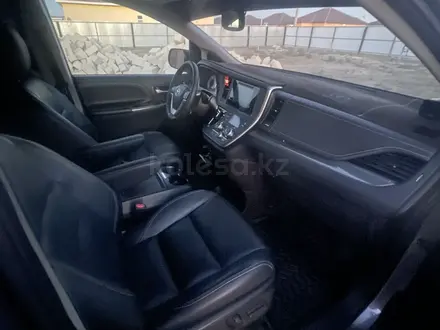 Toyota Sienna 2016 года за 7 700 000 тг. в Атырау – фото 16