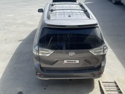 Toyota Sienna 2016 года за 7 700 000 тг. в Атырау – фото 3