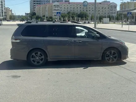 Toyota Sienna 2016 года за 7 700 000 тг. в Атырау – фото 7