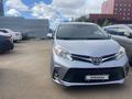 Toyota Sienna 2015 годаfor13 200 000 тг. в Астана